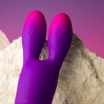 ROCKS-OFF - VIBRADOR FLEXÃVEL GLO-GIRL BUNNY ROXO
